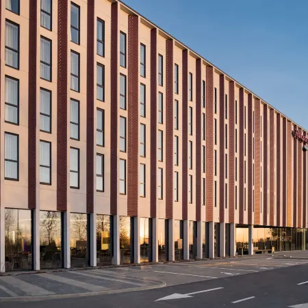 Hampton by Hilton Riga Airport Отели рядом с достопримечательностью «Золитуде»