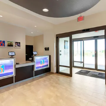 Studio 6 Austin, TX - Airport