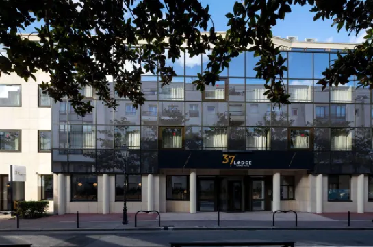 Appart hôtel 37 Lodge la Défense Courbevoie
