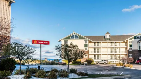 Mackinaw City Clarion Hotel Beachfront