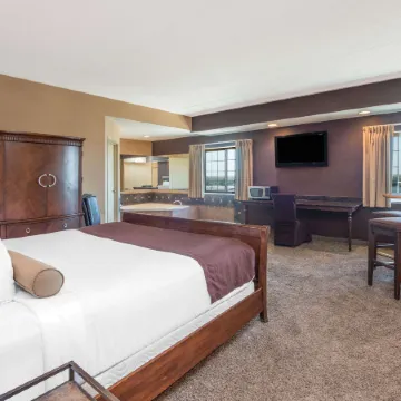 Microtel Inn & Suites by Wyndham Quincy Downtown/River Area