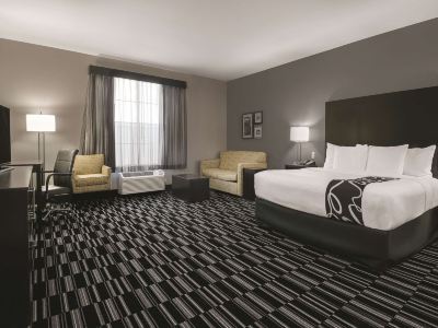 La Quinta Inn & Suites by Wyndham Fort Worth West - I-30
