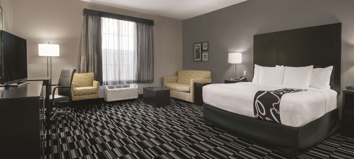 La Quinta Inn & Suites by Wyndham Fort Worth West - I-30 Hotels in Fort Worth