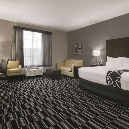La Quinta Inn & Suites by Wyndham Fort Worth West - I-30