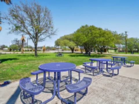 OYO Hotel Luling TX Downtown I-10/US-90 Hotels in Luling