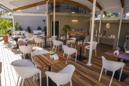 2122 Hotel Art Design Отели рядом с достопримечательностью «Рука Пунта-дель-Эсте»