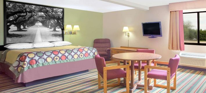 Super 8 by Wyndham Champaign Hotels in Champaign