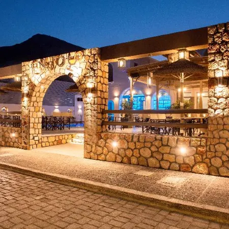 Enjoy Villas Отели рядом с достопримечательностью «Черный пляж»