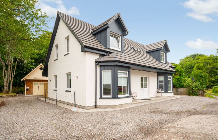 Loch Ness House