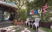 Lenoi Buri Hotels in 