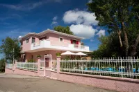 Exanthia Villas - Pet friendly