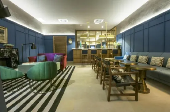 Parador de Lleida Cerca del hotel Photos