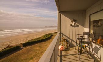 Nye Beach Condos & Cottages