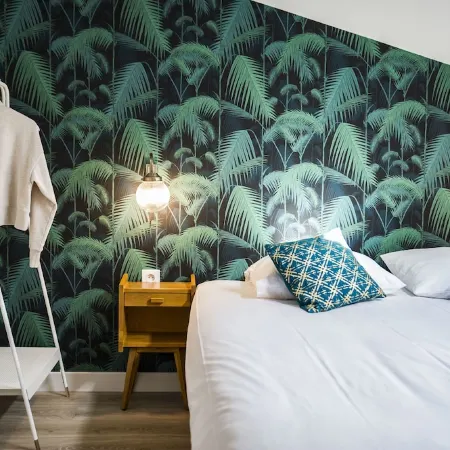 Georges Hostel & Café