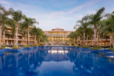Dusit Thani LakeView Cairo Отели рядом с достопримечательностью «Канадский международный колледж - CIC»