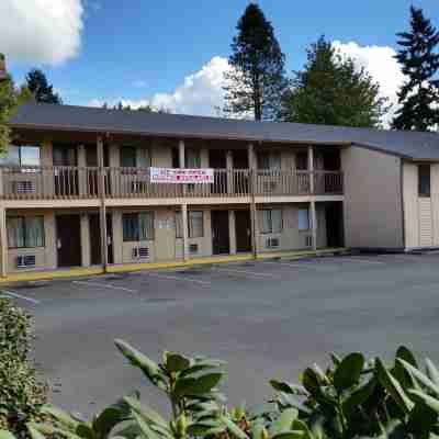 Centralia Inn Hotel Exterior