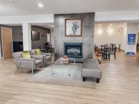 Best Western Plus Peppertree Airport Inn - Airport Shuttle