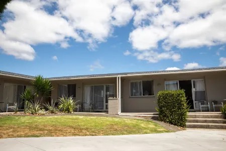 Peninsula Motel Отели рядом с достопримечательностью «The Lost Spring»