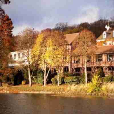 Les Etangs de Corot Hotel Exterior