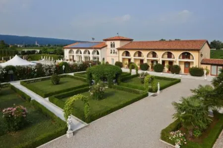 Villa Serena Agriturismo Отели в г. Монтебеллуна
