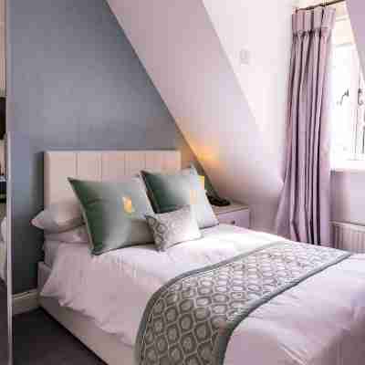 Kings Hotel Rooms