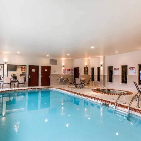 Comfort Suites Mattoon East