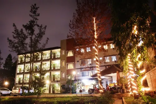 Lotus Bandung Экстерьер Photos