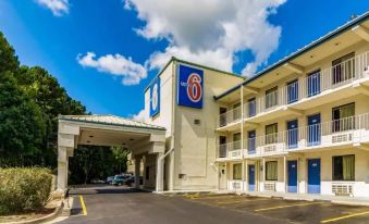 Motel 6 Raleigh, NC Cary