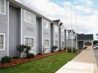 Days Inn & Suites by Wyndham Pryor Hotels in Mayes County