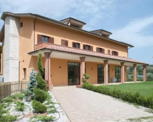 Casa Dèlfico Ristoro in famiglia Hotel a Teramo