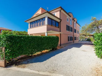 Bruno Hoteles cerca de FONTANA E PIAZZA PUBBLICA