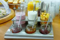 シティ ペンション デッサウ-ロスラウ - 朝食