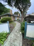 Mitcham Train Station  2 Bedrooms Unit Hotel a Forest Hill