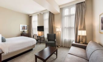 Independence Park Hotel, Premier Collection