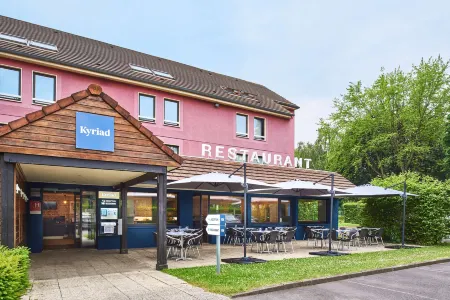 Kyriad Lille - Mons En Baroeul Отели в г. Марк-ан-Барёль