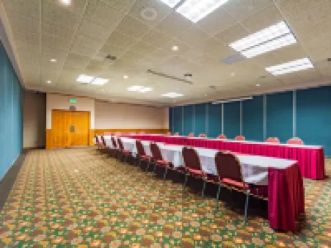 Suburban Studios I-80 Grand Island Hotels in Alda