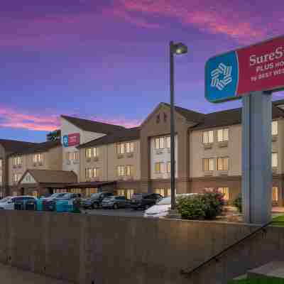 SureStay Plus Hotel by Best Western Coralville Iowa City Hotel Exterior