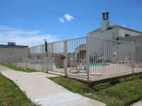 Days Inn by Wyndham Waco University Area Hotels in Waco