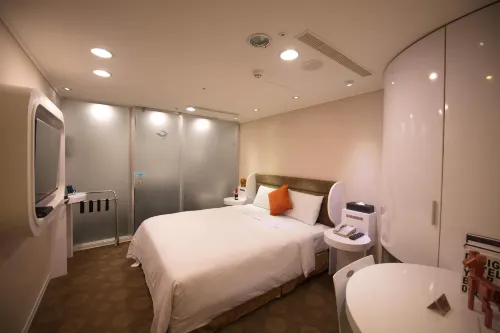 Ximen Airline Hotel - Inns