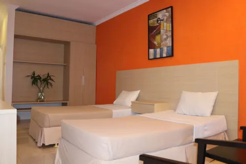 Tanjung Plaza Hotel - مسبح