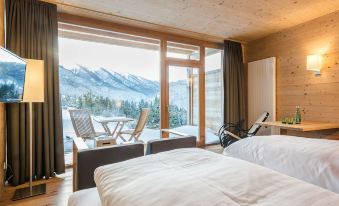 Holzhotel Forsthofalm