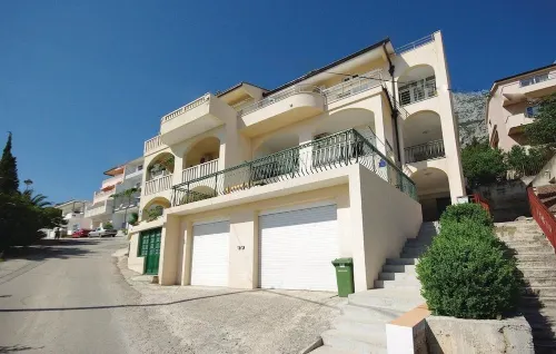 Apartments Pavlinovic - parking