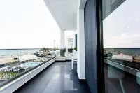 Crystal Villas & Suites