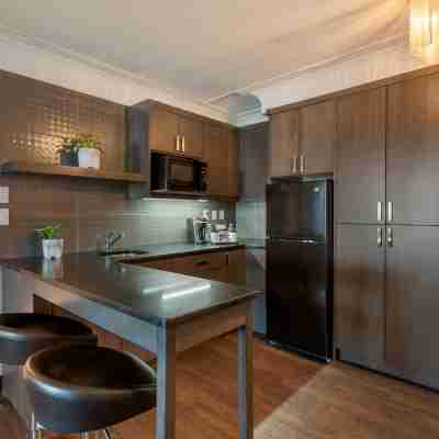 Best Western Plus Village Park Inn Rooms