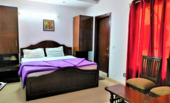 6. 호텔 화이트 팰..