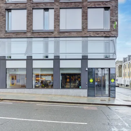 hub by Premier Inn London West Brompton Hotel Отели рядом с достопримечательностью «Фулхэм»
