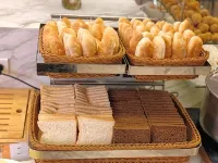 Muong Thanh Luxury Nhat Le Hotel - servizio colazione