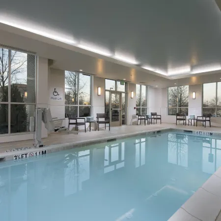 Courtyard Atlanta Alpharetta/Avalon Area