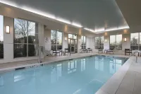 Courtyard Atlanta Alpharetta/Avalon Area Hotels in Alpharetta