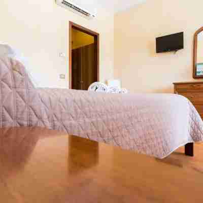 Hotel Cremona Rooms